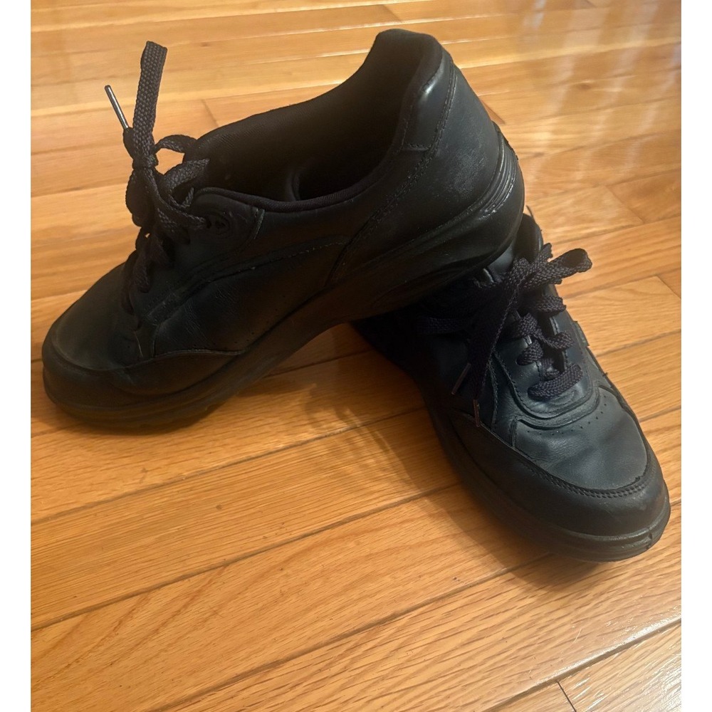 New Balance Mens Black Leather Walking Shoes Low Top Lace Up Sneakers